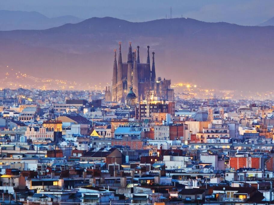 ¡Apartamento En El Centro De Barcelona! Экстерьер фото